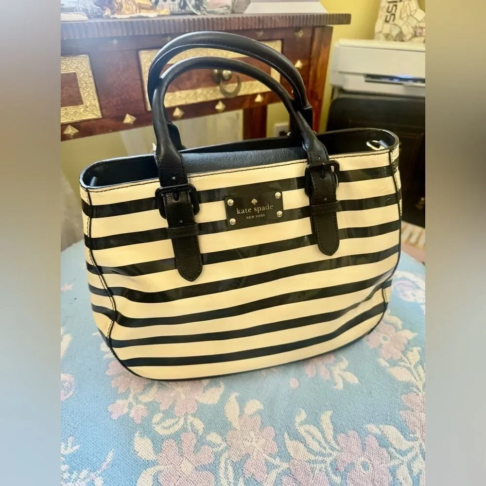 NEW! Kate Spade Chic Striped Handbag Blk & Cream